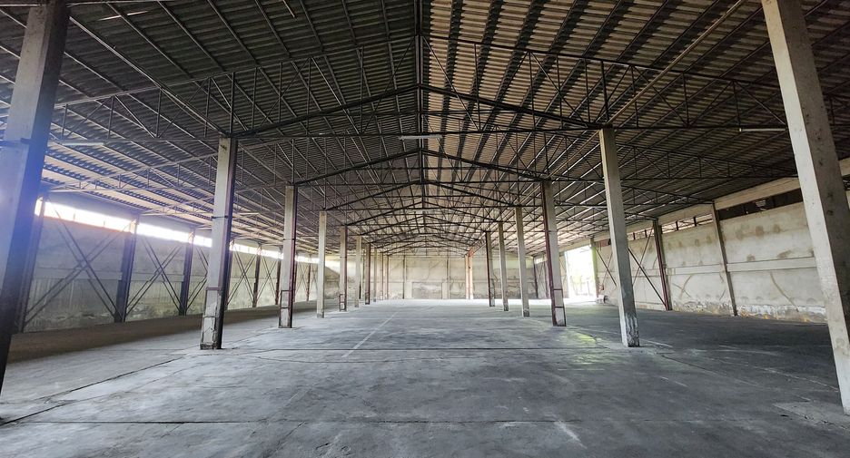 Haus zur Miete mit 8 Zimmer in Phra Pradaeng, Samut Prakan