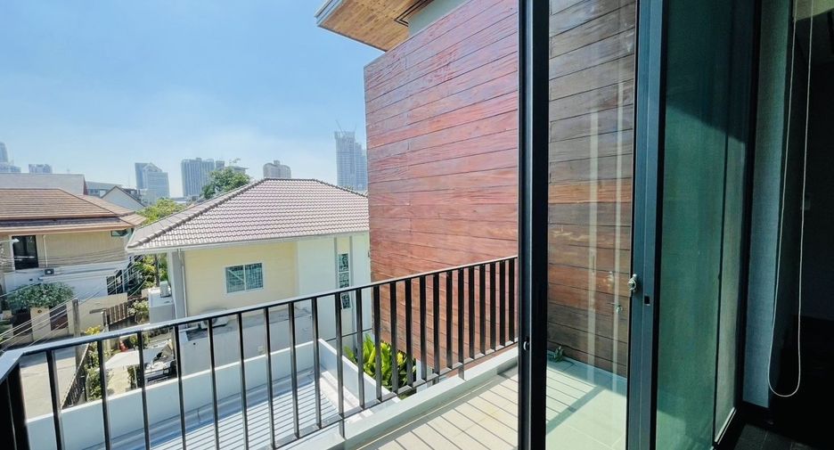 For rent 3 ベッドルーム house in Watthana, Bangkok