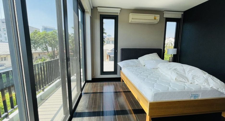 For rent 3 ベッドルーム house in Watthana, Bangkok