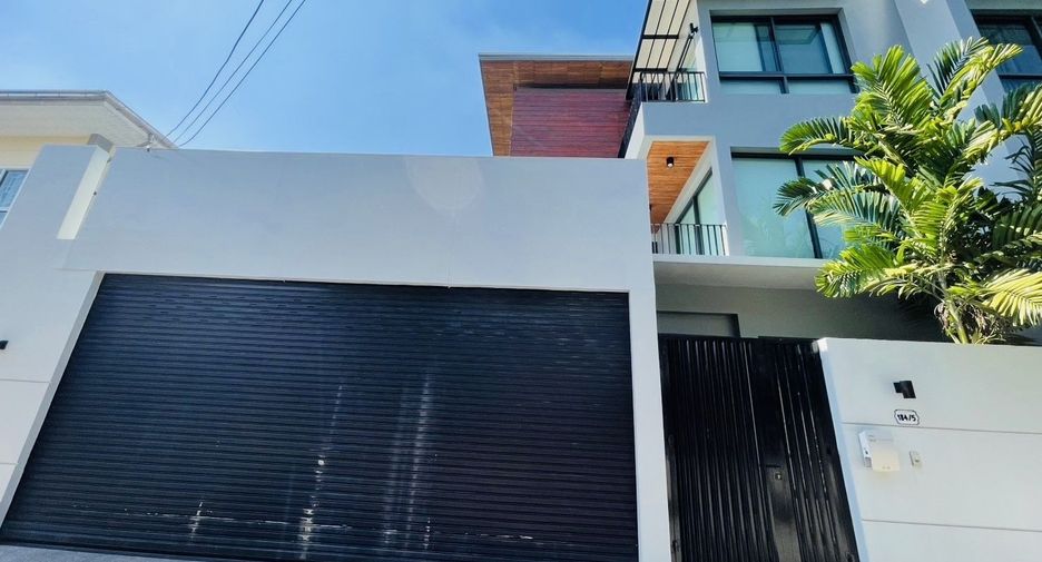 For rent 3 ベッドルーム house in Watthana, Bangkok