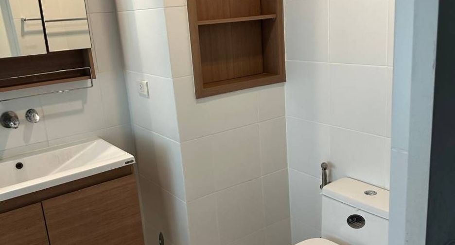For rent 1 bed condo in Khlong Toei, Bangkok