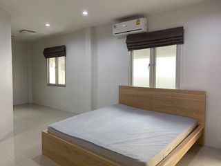 出租 3 卧室 独立屋 在 Phra Khanong, 曼谷