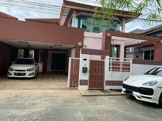 出租 3 卧室 独立屋 在 Phra Khanong, 曼谷