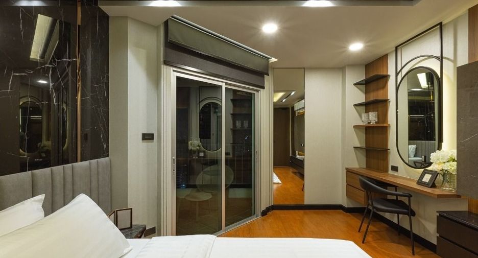 Condo en alquiler de 4 habitaciones en Huai Khwang, Bangkok