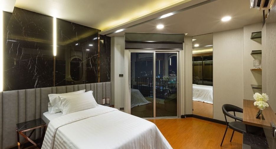Condo en alquiler de 4 habitaciones en Huai Khwang, Bangkok