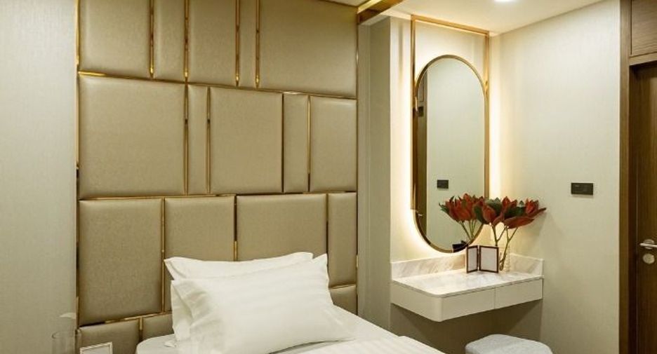 Condo en alquiler de 4 habitaciones en Huai Khwang, Bangkok