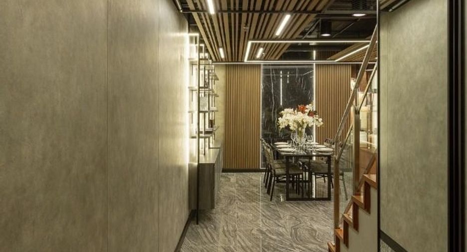 Condo en alquiler de 4 habitaciones en Huai Khwang, Bangkok