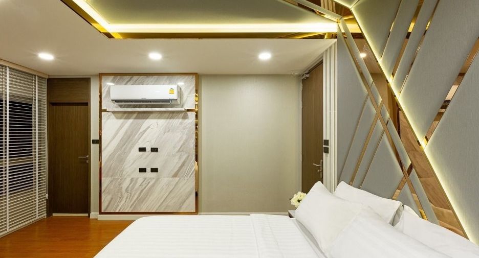 Condo en alquiler de 4 habitaciones en Huai Khwang, Bangkok