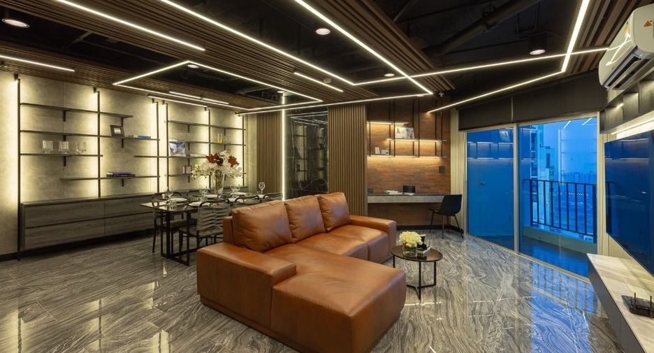 Condo en alquiler de 4 habitaciones en Huai Khwang, Bangkok