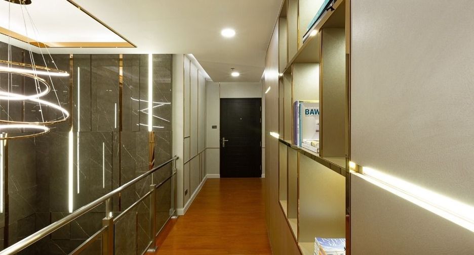 Condo en alquiler de 4 habitaciones en Huai Khwang, Bangkok