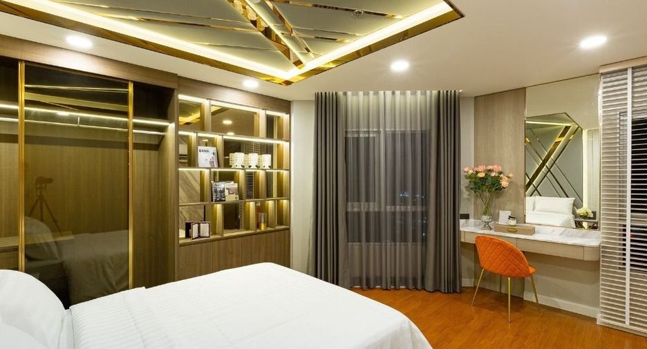 Condo en alquiler de 4 habitaciones en Huai Khwang, Bangkok