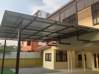 出售 4 卧室 独立屋 在 Phra Khanong, 曼谷