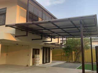 出售 4 卧室 独立屋 在 Phra Khanong, 曼谷