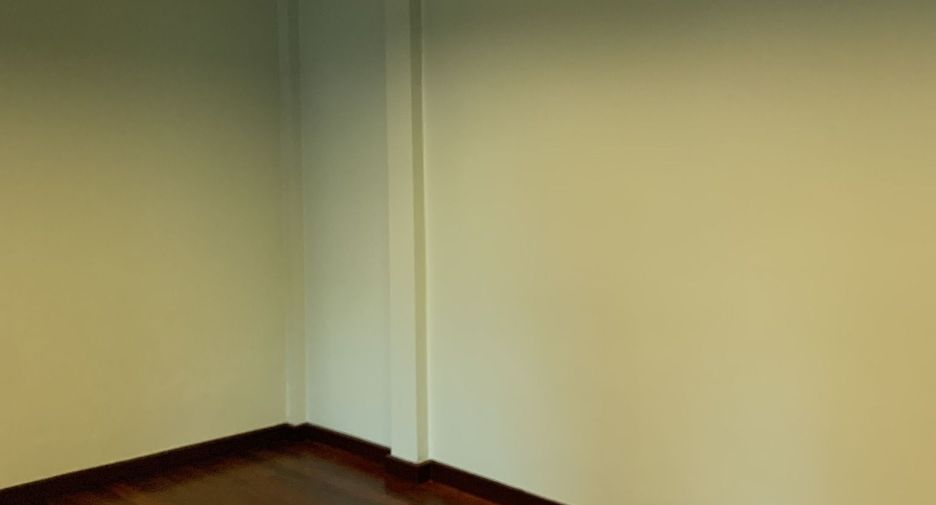 For sale 4 bedrooms house in Phra Khanong, Bangkok