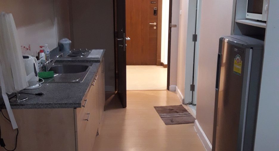 For rent studio condo in Khlong Toei, Bangkok