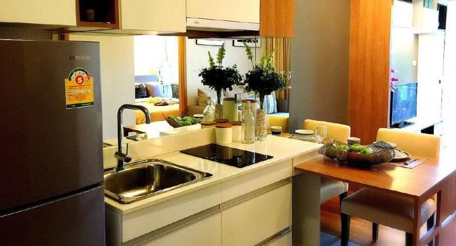 For sale 3 bedrooms condo in Watthana, Bangkok