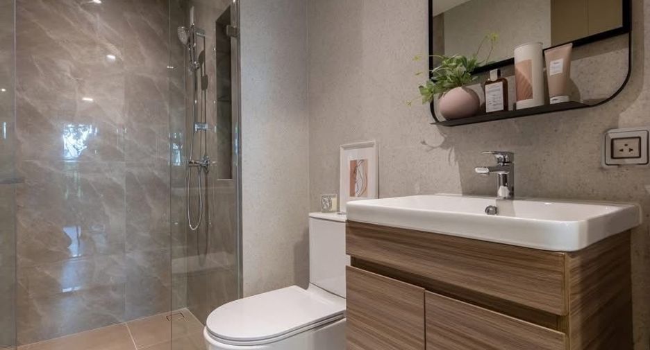 For rent 1 bed condo in Phra Khanong, Bangkok