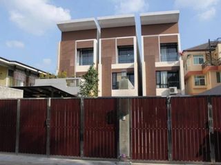 For rent 4 bedrooms townhouse in Phaya Thai, Bangkok