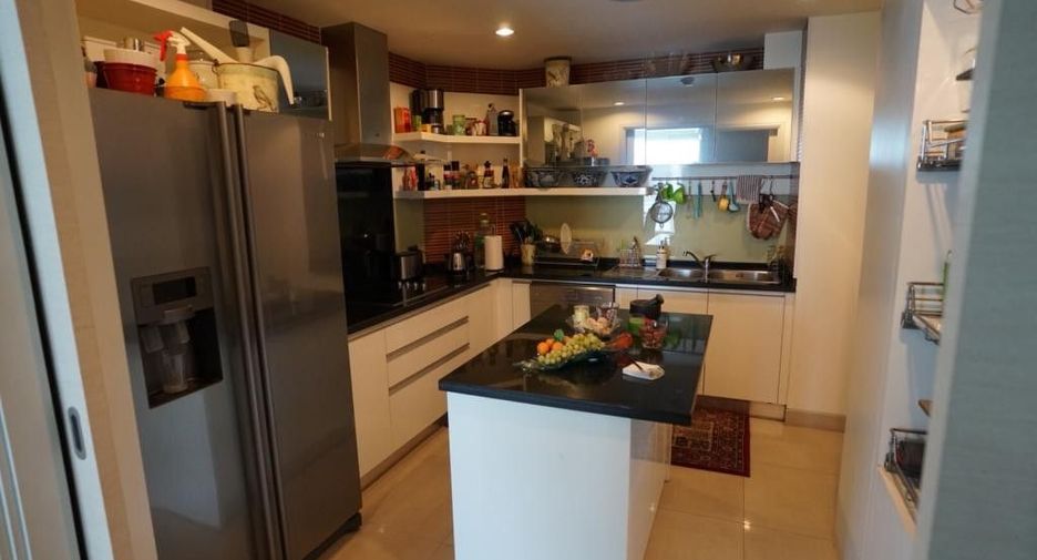 For sale 3 bedrooms condo in Bang Kho Laem, Bangkok