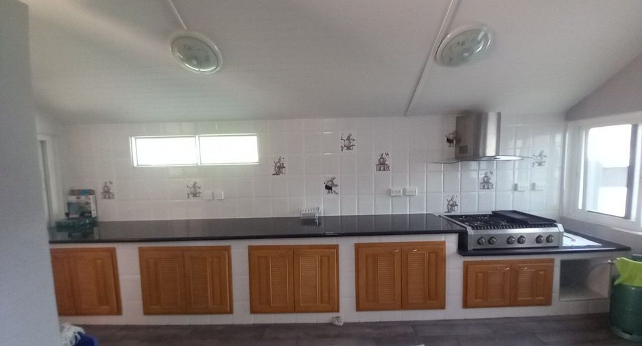 À vendre 5 chambres villa à Bang Lamung, Chonburi