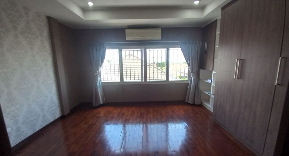 À vendre 5 chambres villa à Bang Lamung, Chonburi