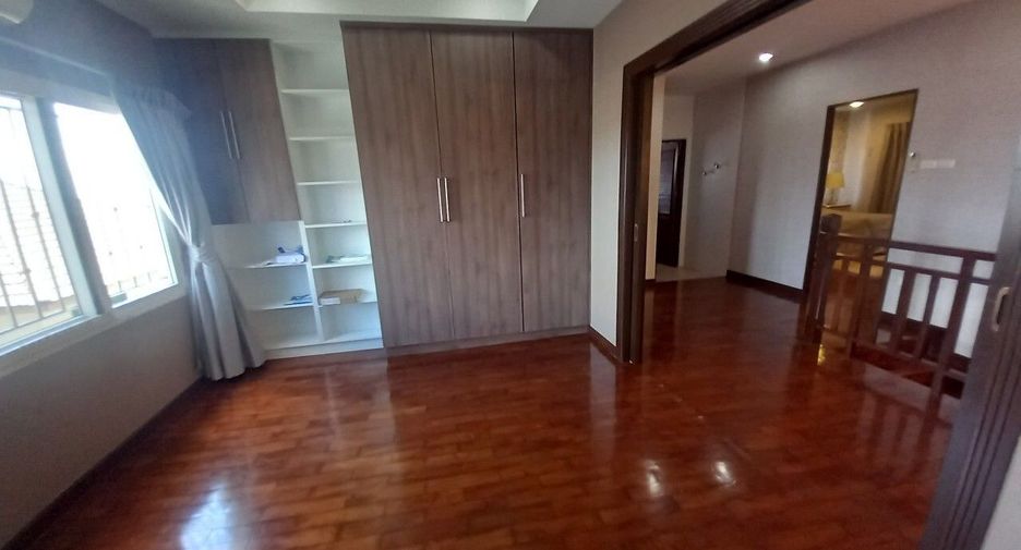 À vendre 5 chambres villa à Bang Lamung, Chonburi