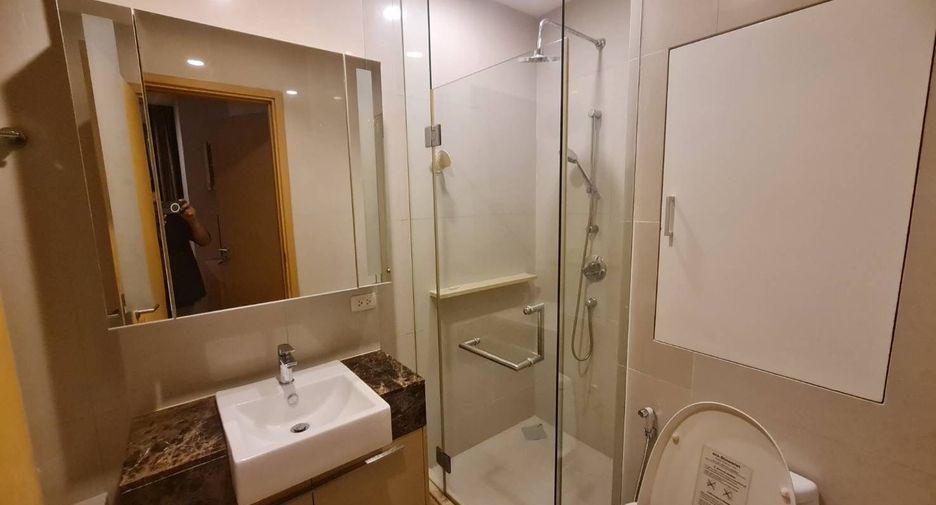 For rent 1 bed condo in Khlong Toei, Bangkok
