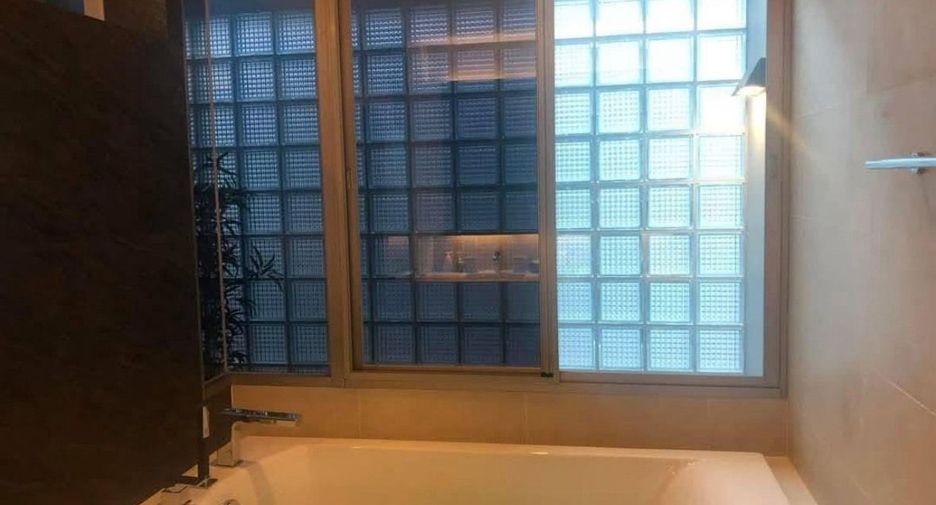 For rent 3 bedrooms house in Bang Kapi, Bangkok