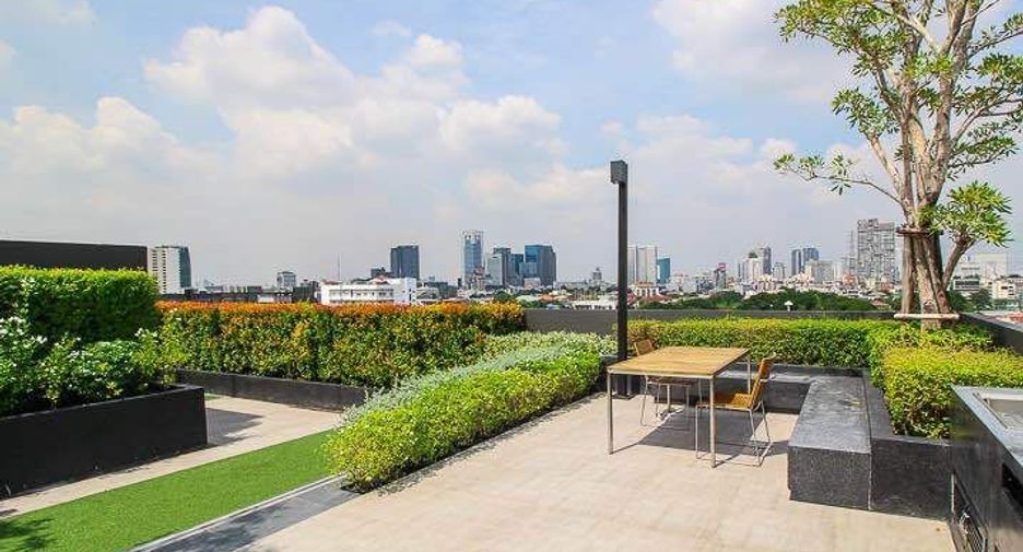 For sale 2 bedrooms condo in Din Daeng, Bangkok