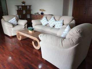 For rent 3 bedrooms condo in Khlong Toei, Bangkok