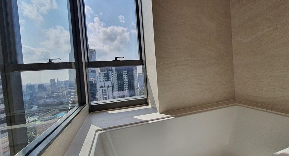 À louer 3 chambres condo à Khlong Toei, Bangkok