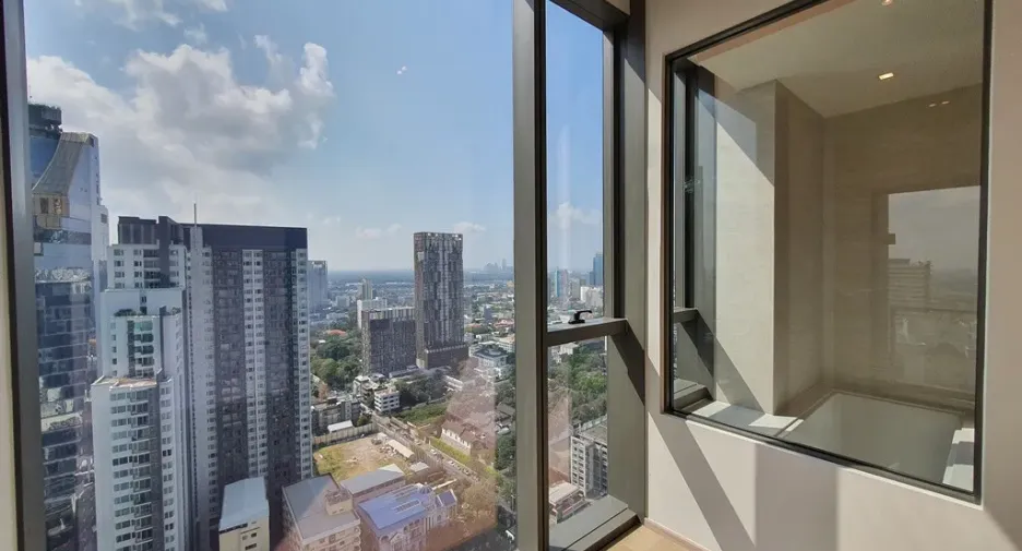 À louer 3 chambres condo à Khlong Toei, Bangkok