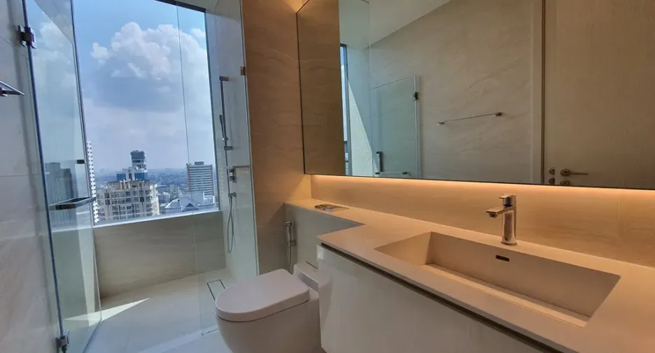 À louer 3 chambres condo à Khlong Toei, Bangkok