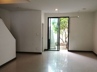 出售 7 卧室 联排别墅 在 Prawet, 曼谷