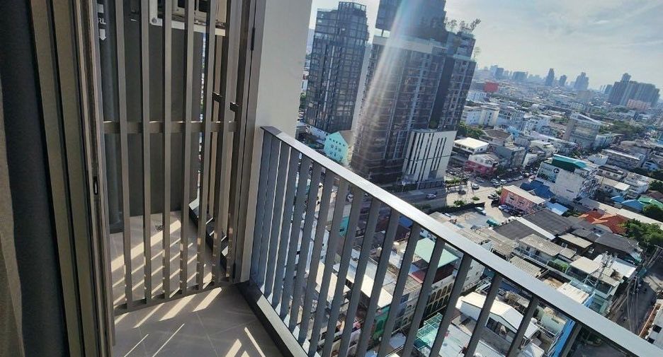 For rent 3 bedrooms condo in Bang Kho Laem, Bangkok
