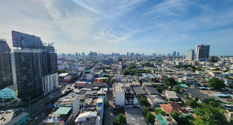 For rent 3 bedrooms condo in Bang Kho Laem, Bangkok