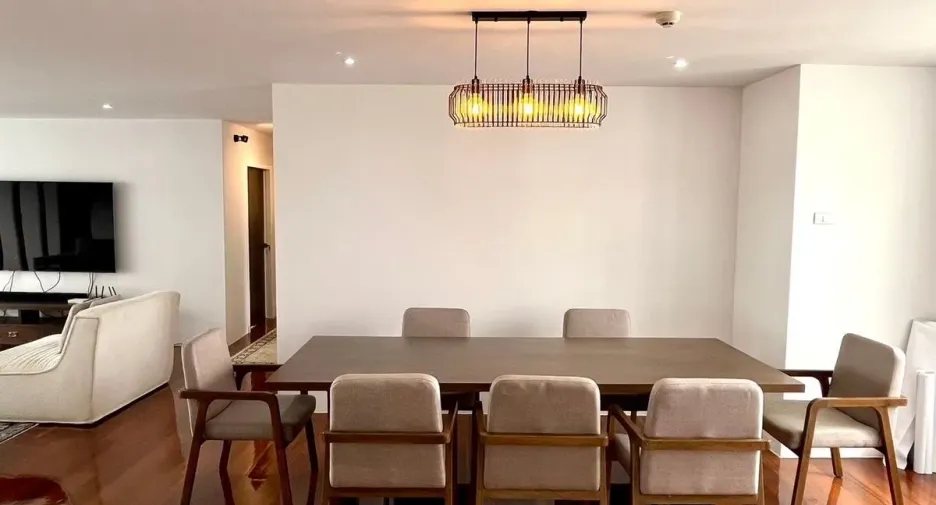 For sale 3 bedrooms condo in Watthana, Bangkok