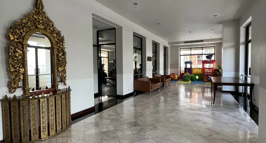 For sale 3 bedrooms condo in Watthana, Bangkok