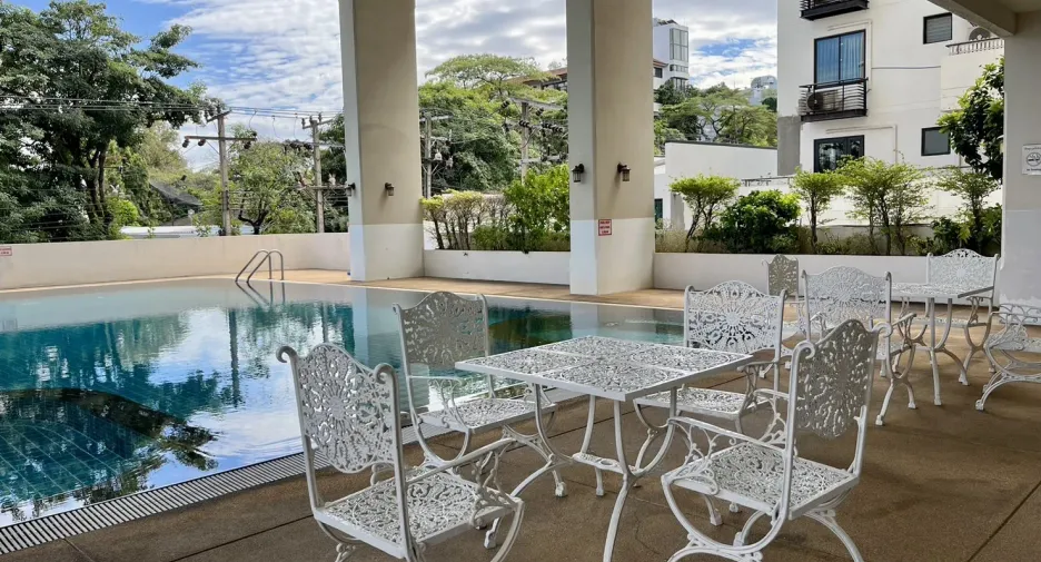 For sale 3 bedrooms condo in Watthana, Bangkok