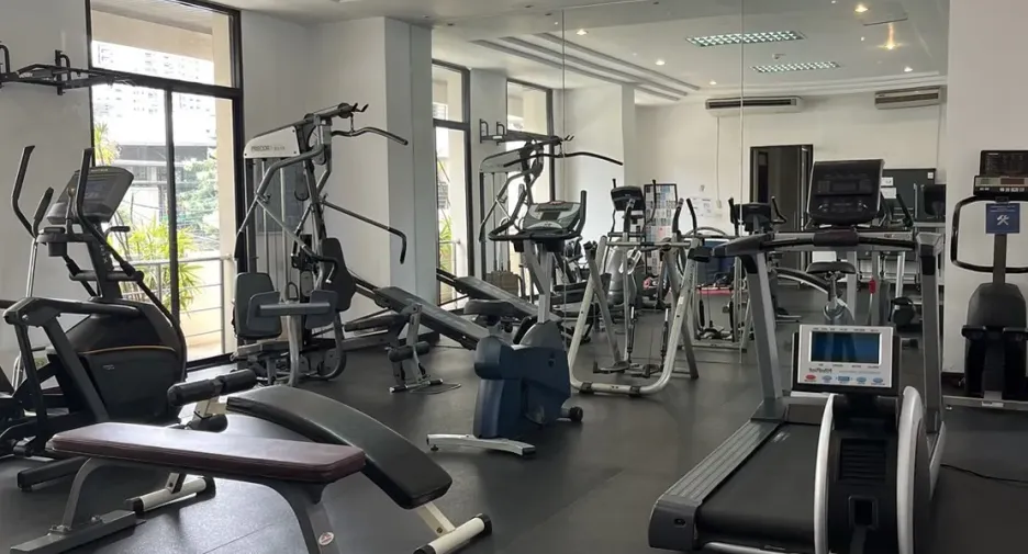 For sale 3 bedrooms condo in Watthana, Bangkok