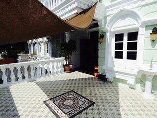 For sale 5 bedrooms townhouse in Watthana, Bangkok