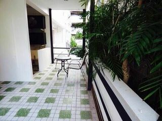 For sale 5 bedrooms townhouse in Watthana, Bangkok