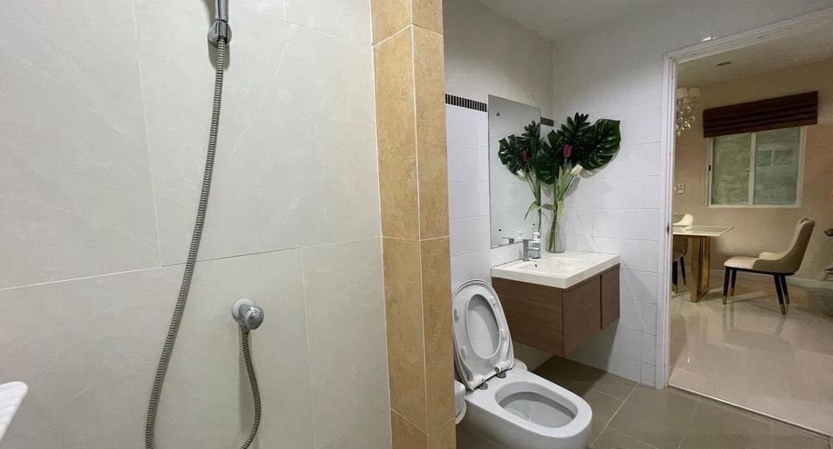 For rent 3 bedrooms house in Suan Luang, Bangkok