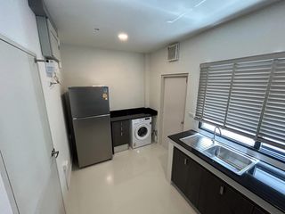 出租 4 卧室 联排别墅 在 Bang Phli, Samut Prakan