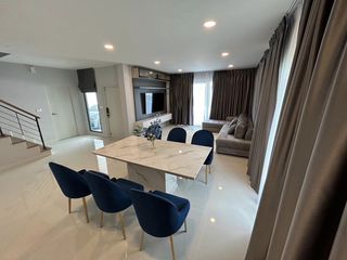 出租 4 卧室 联排别墅 在 Bang Phli, Samut Prakan