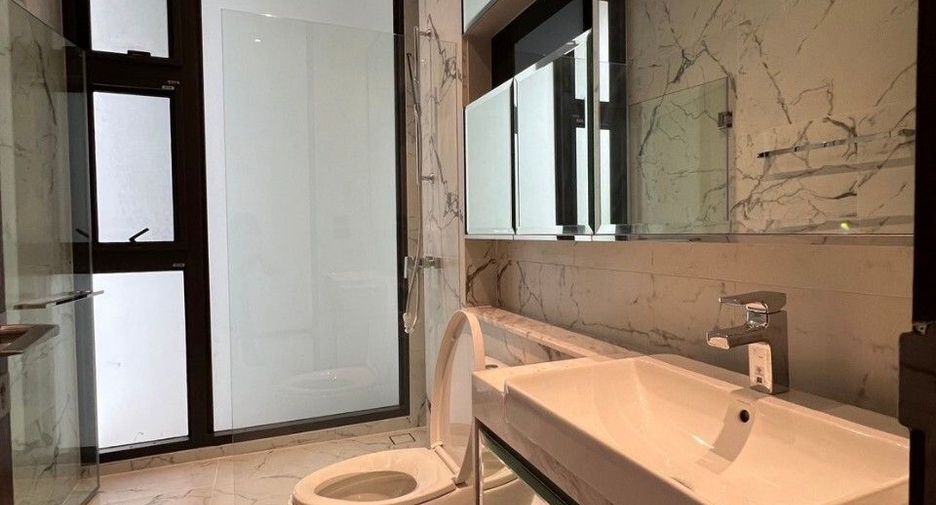 For sale 4 bedrooms condo in Lat Phrao, Bangkok