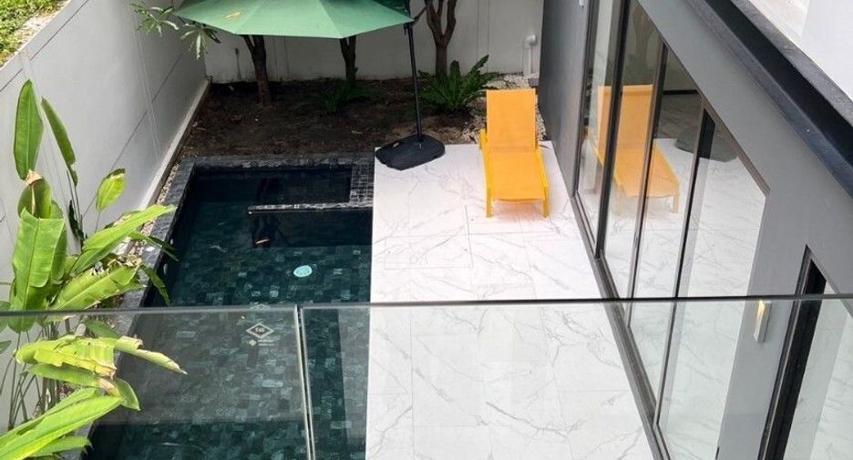 For sale 4 bedrooms condo in Lat Phrao, Bangkok