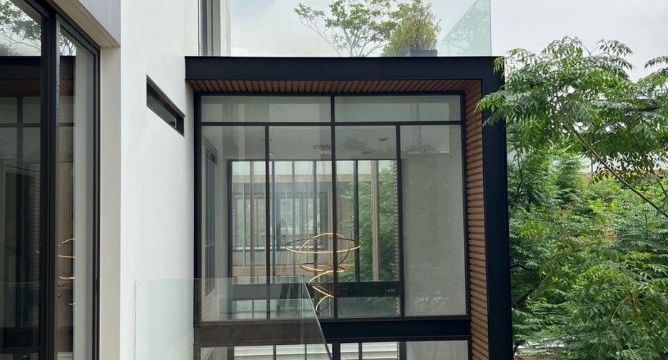 For sale 4 bedrooms condo in Lat Phrao, Bangkok