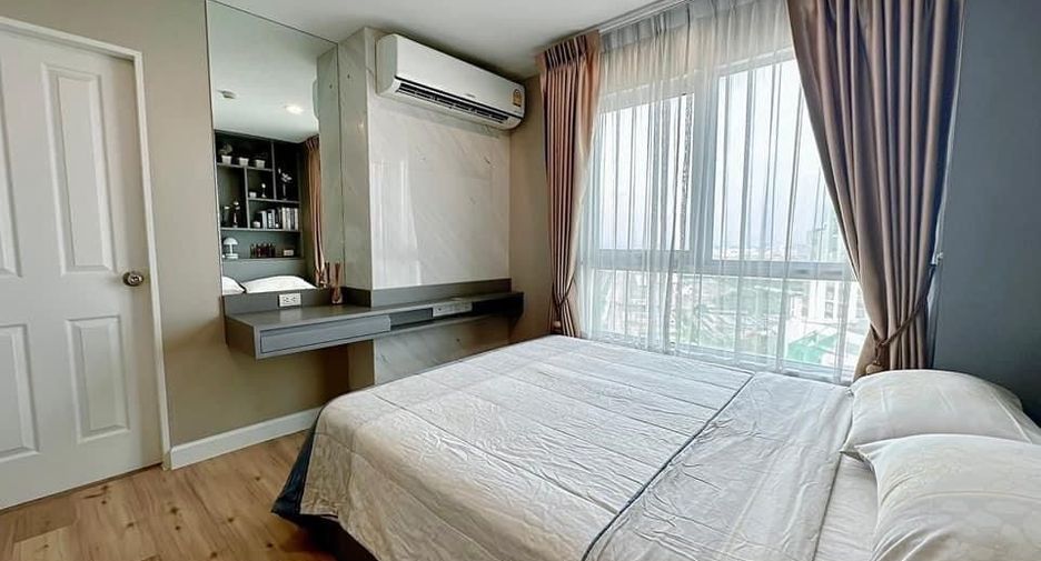 For rent 3 bedrooms condo in Huai Khwang, Bangkok