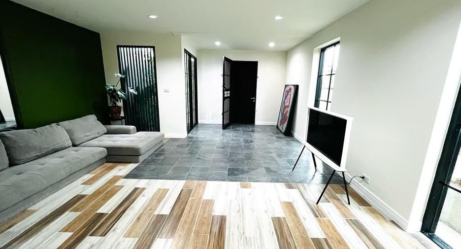 For rent 2 bedrooms townhouse in Thalang, Phuket